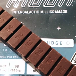 MOON CHOCOLATE BAR 200MG